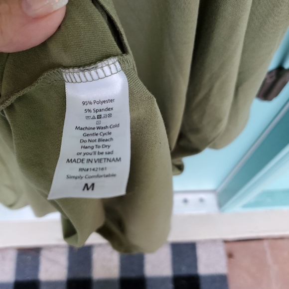 LULAROE IRMA - Picture 5 of 7